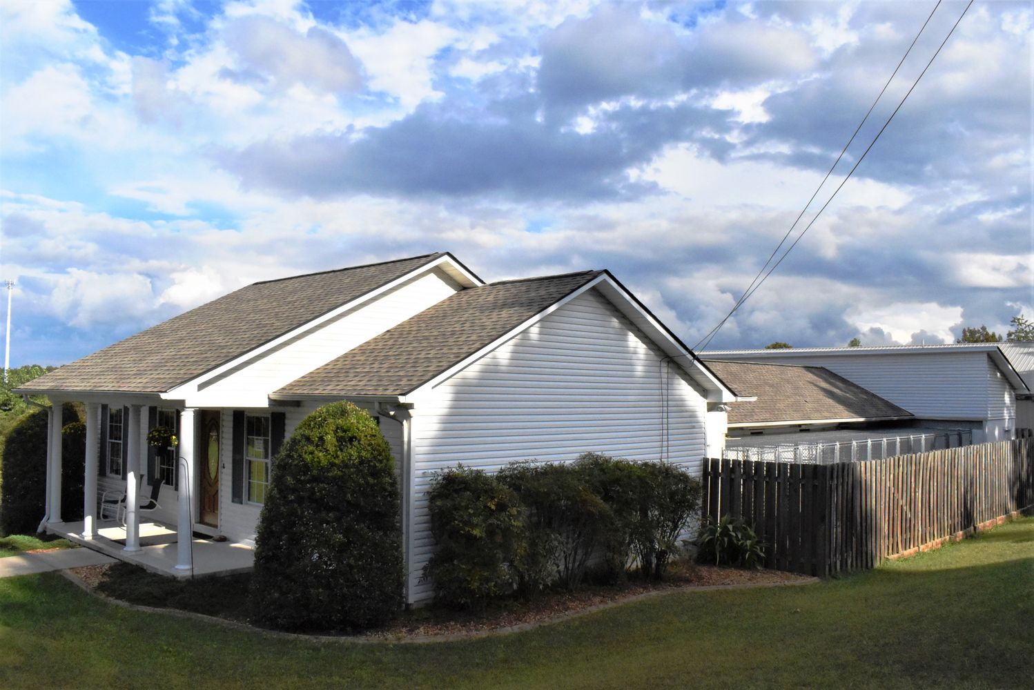 Bed & Biscuit: 153 Fence Ln, Crossville, TN 38571